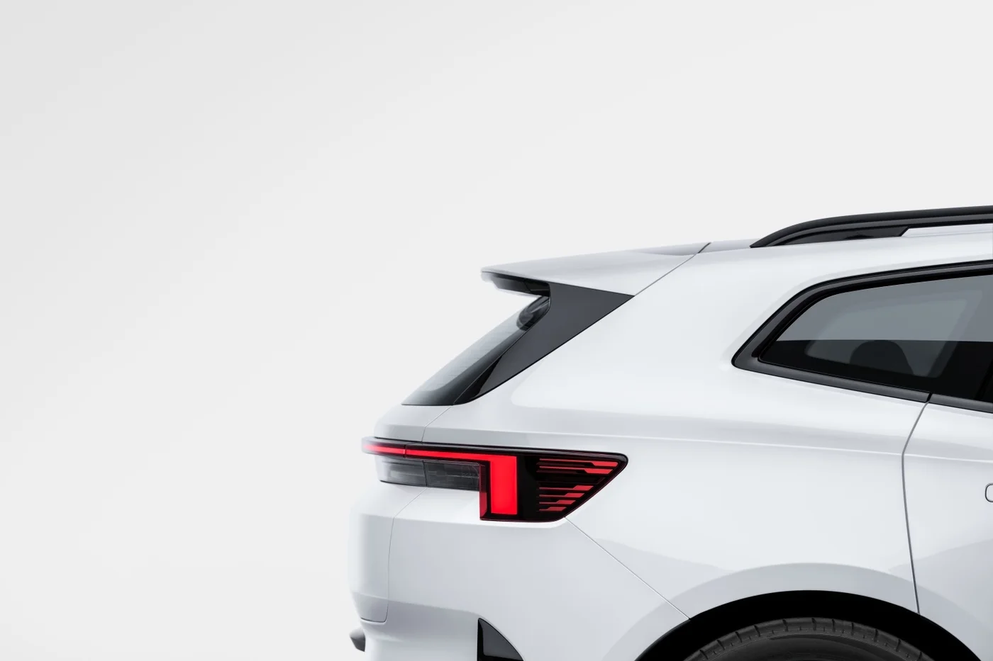 Close-up of the Polestar 4 SUV's rear window and tail lights